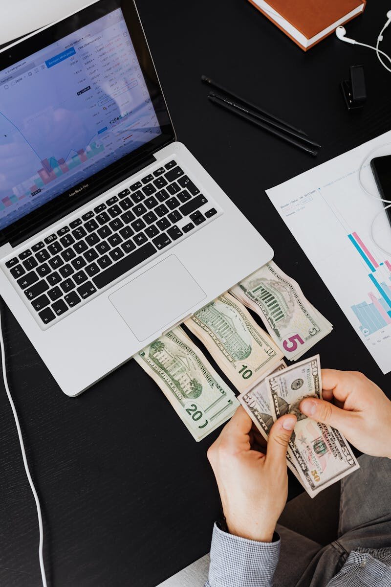 The first 3 emails every affiliate should send post thumbnail image