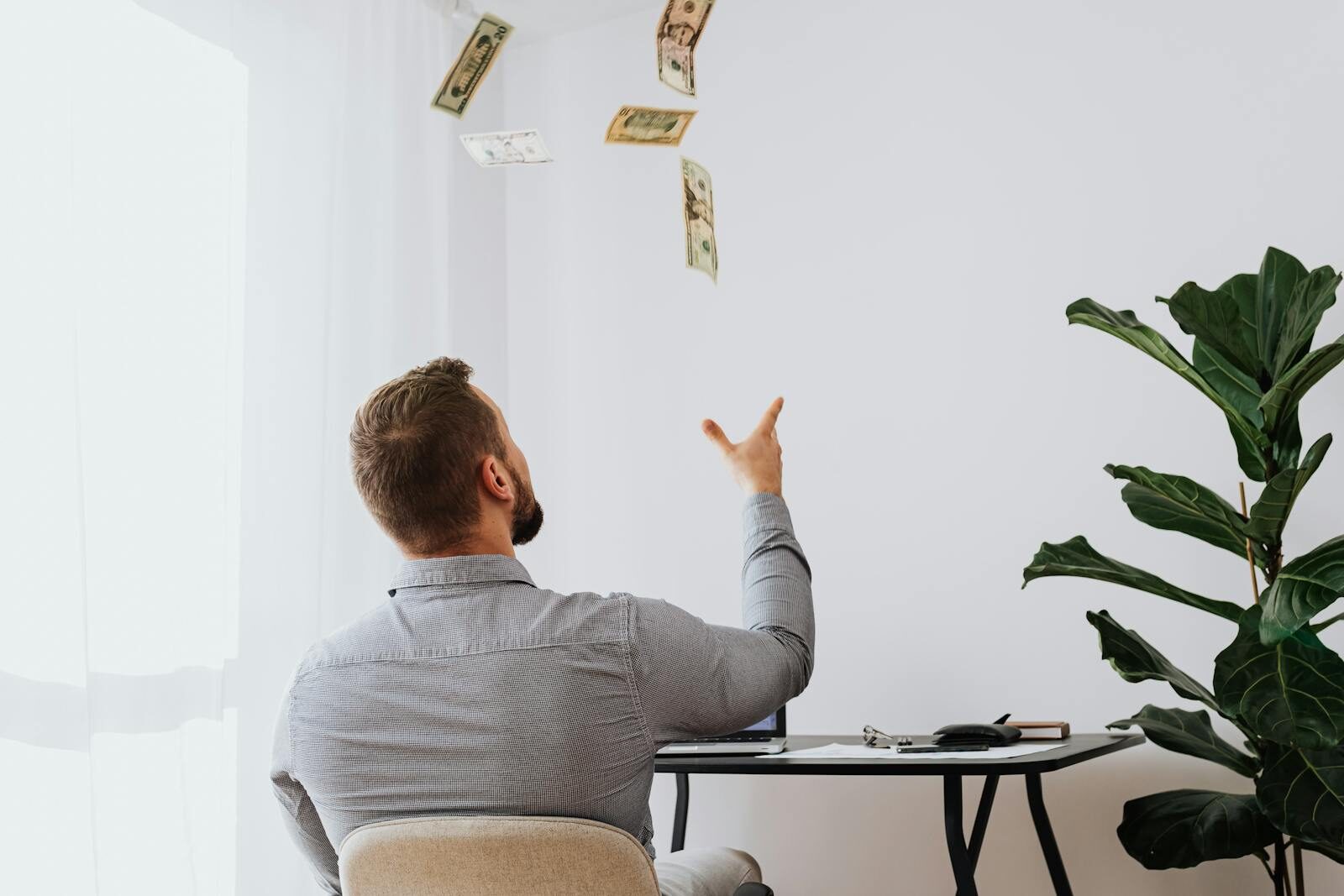 7 Wealth Mindset Habits That Quietly Change the Way Successful People Think About Money post thumbnail image
